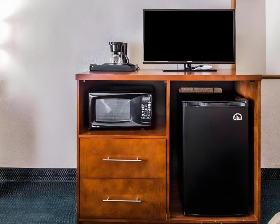 Quality Inn Waynesburg Екстериор снимка
