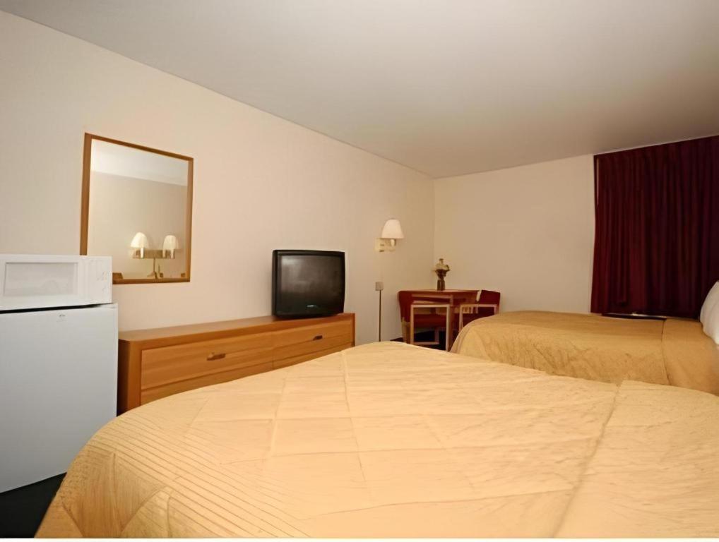 Quality Inn Waynesburg Екстериор снимка