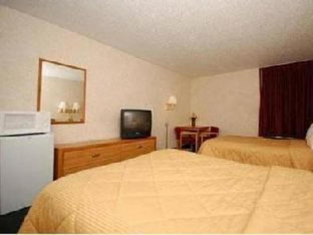 Quality Inn Waynesburg Екстериор снимка