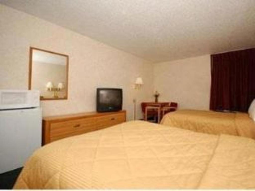 Quality Inn Waynesburg Екстериор снимка