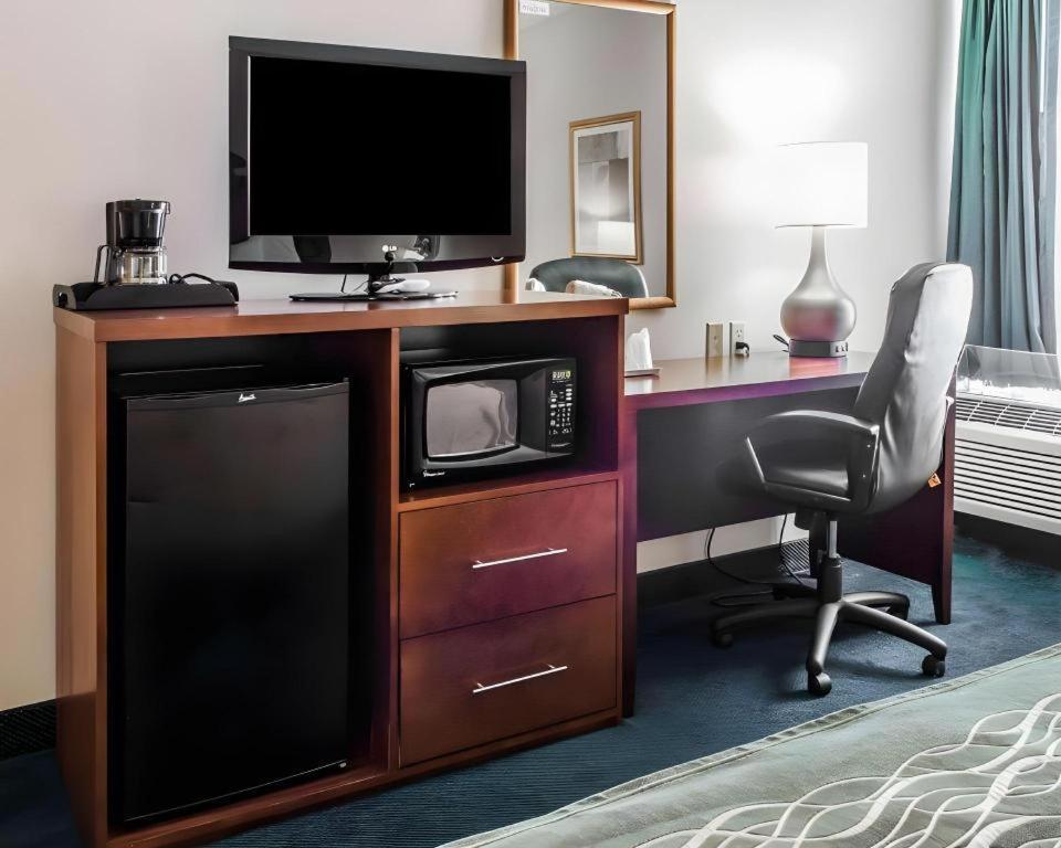 Quality Inn Waynesburg Екстериор снимка