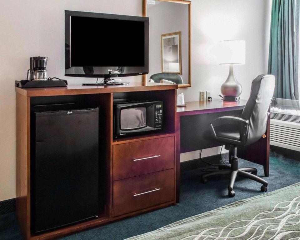 Quality Inn Waynesburg Екстериор снимка