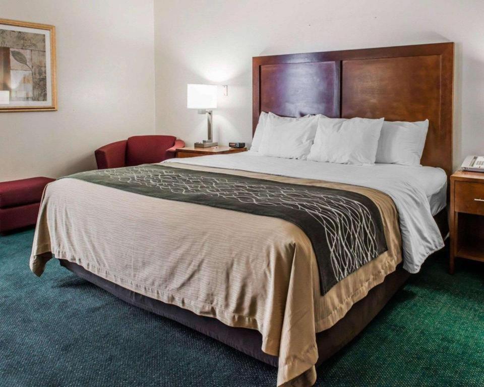 Quality Inn Waynesburg Екстериор снимка