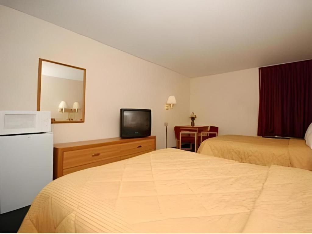 Quality Inn Waynesburg Екстериор снимка