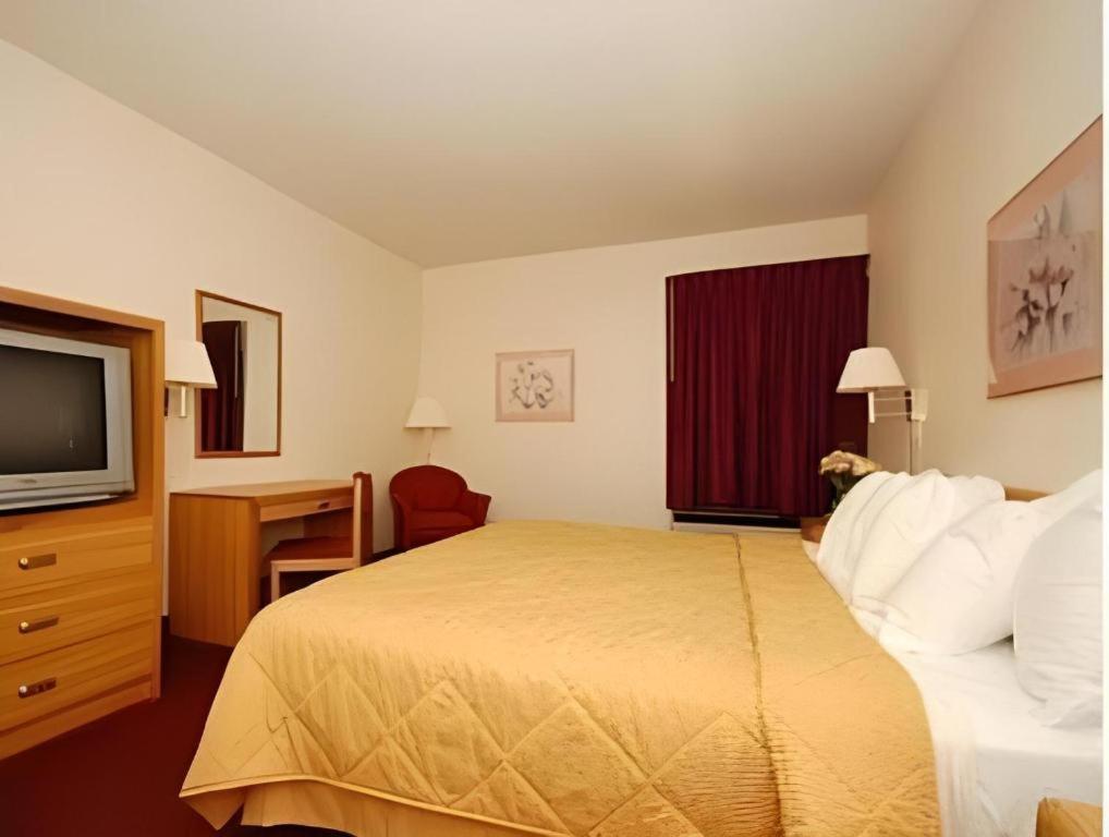 Quality Inn Waynesburg Екстериор снимка