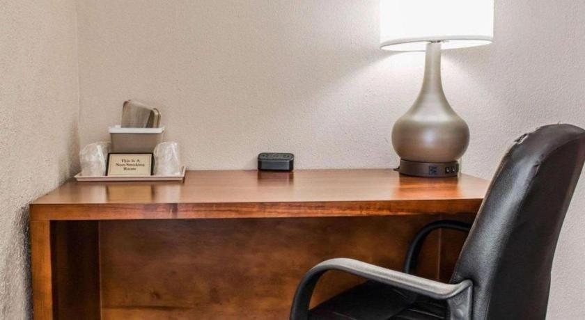 Quality Inn Waynesburg Екстериор снимка