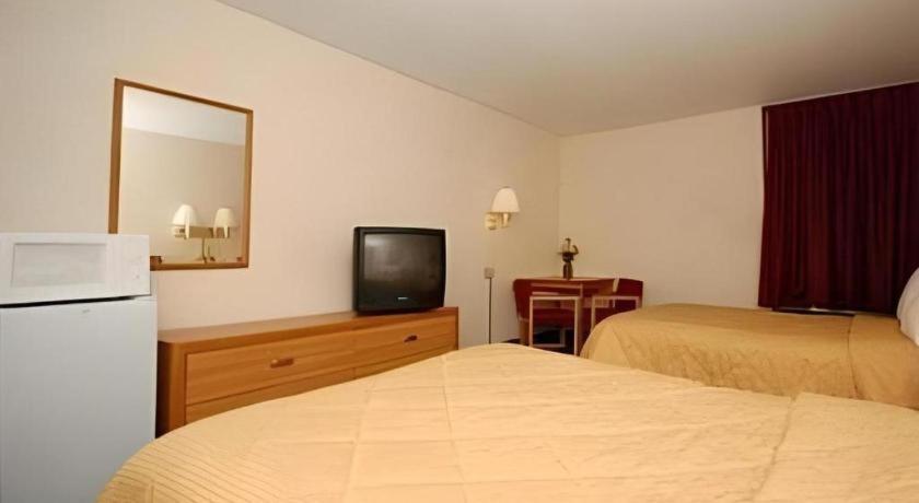Quality Inn Waynesburg Екстериор снимка